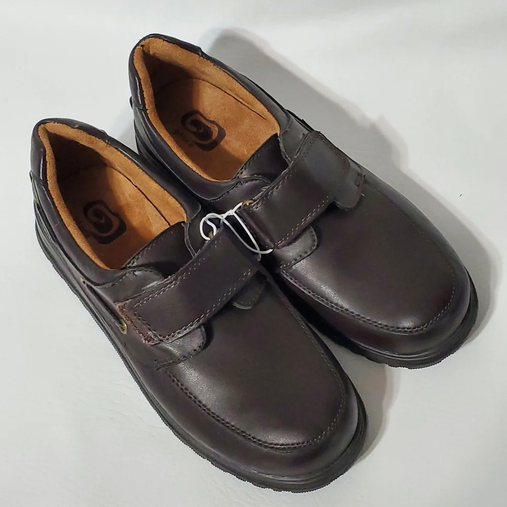 Childrens Place Brown Loafers Hook and Loop Shoes Boys Size 4